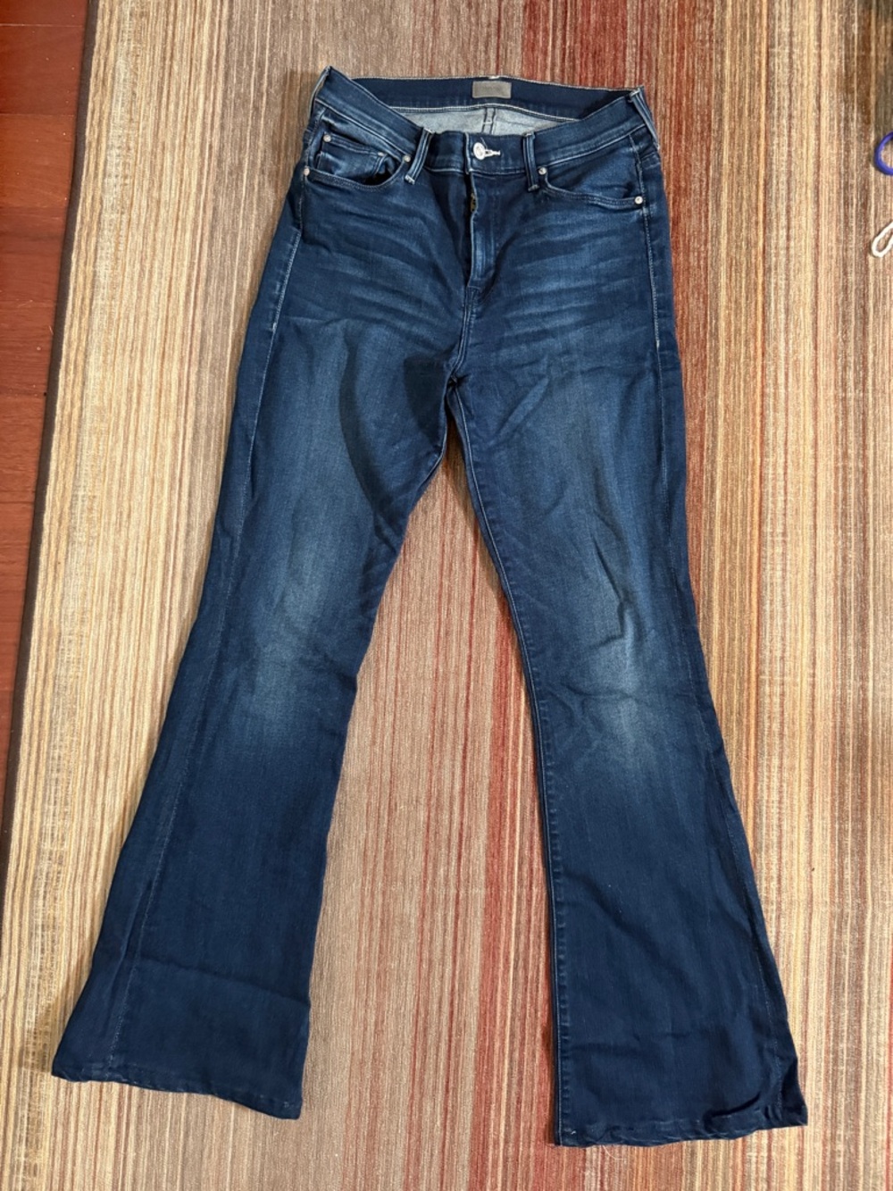 MOTHER WEEKENDER FRAY JEANS